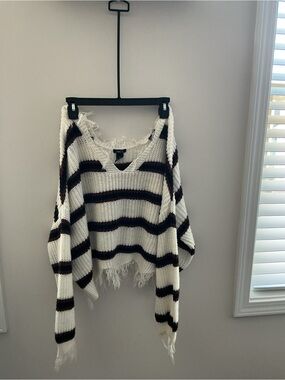 Rue21 Striped Fringe V-Neck Sweater - White & Brown